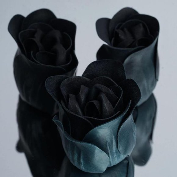 #96 Rose Petal Soap 6 in a Heart Gift Box Black - Picture 4 of 6